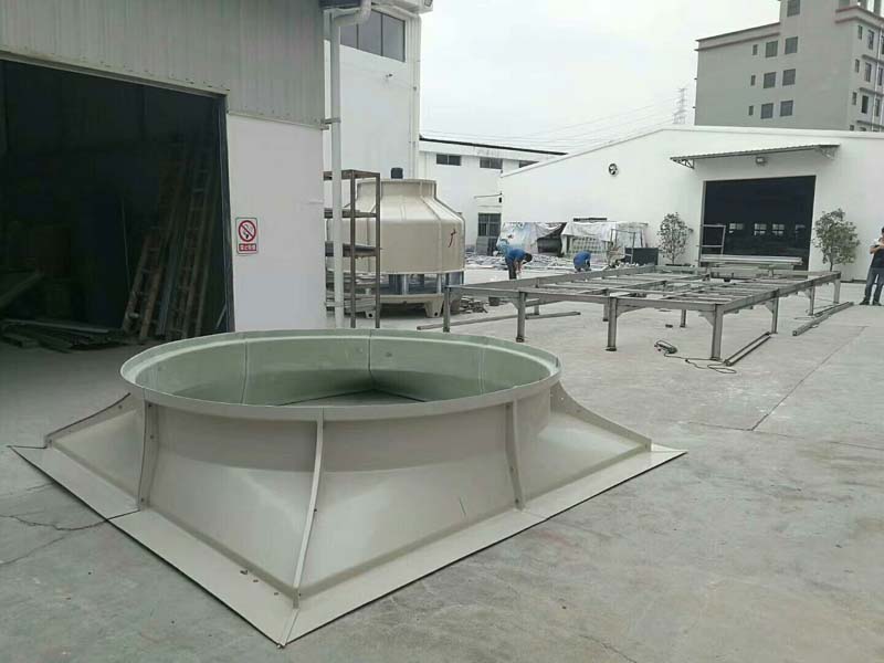 冷卻塔外殼生產(chǎn)現(xiàn)場(chǎng)