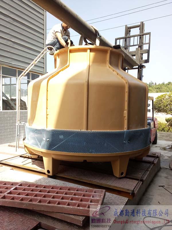 圓形逆流式冷卻塔安裝現(xiàn)場(chǎng)