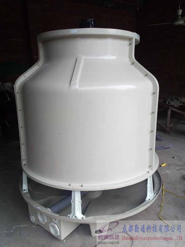 瀘州40T冷卻塔施工現(xiàn)場