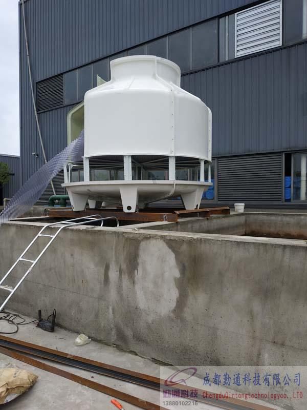 眉山圓形逆流式150t逆流冷卻塔安裝現(xiàn)場，訂購單位：眉山水滴化學(xué)有限公司