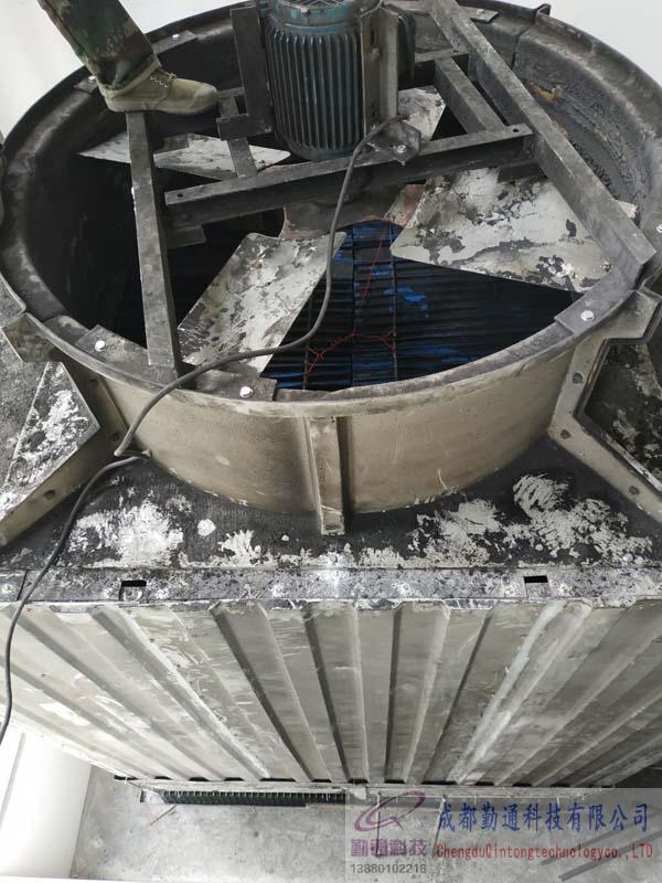 成都清白江汽車(chē)配件廠閉式冷卻塔搬遷安裝現(xiàn)場(chǎng)