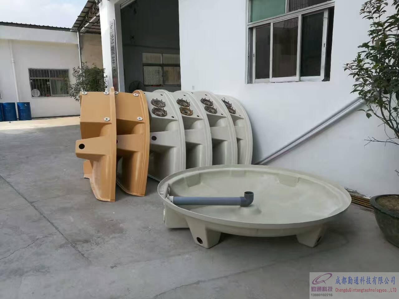 冷卻塔外殼生產(chǎn)現(xiàn)場(chǎng)