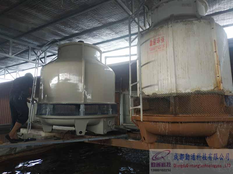 德陽(yáng)50T冷卻塔安裝現(xiàn)場(chǎng)