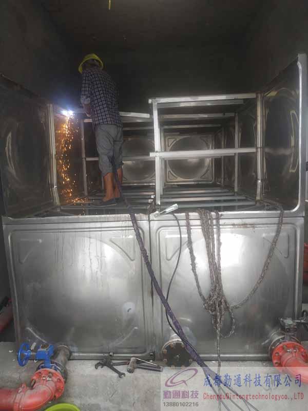 四川遂寧24立方消防水箱撤卸現(xiàn)場(chǎng)