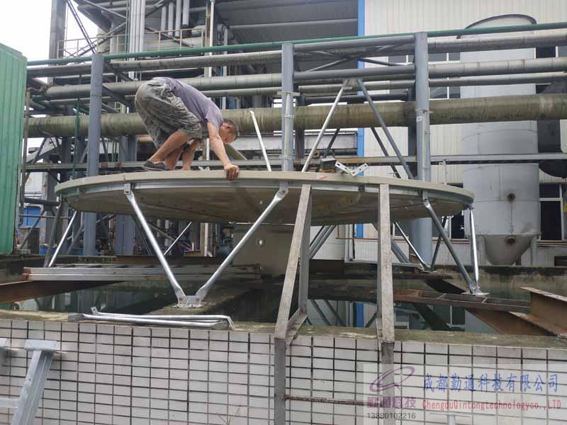 眉山GL-300T冷卻塔安裝現(xiàn)場(chǎng)，安裝地四川惠盛新能源有限公司