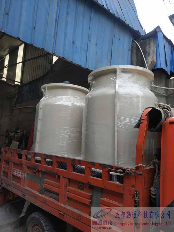 四川樂山犍為L(zhǎng)H-20T圓形冷卻塔兩臺(tái)物流發(fā)貨