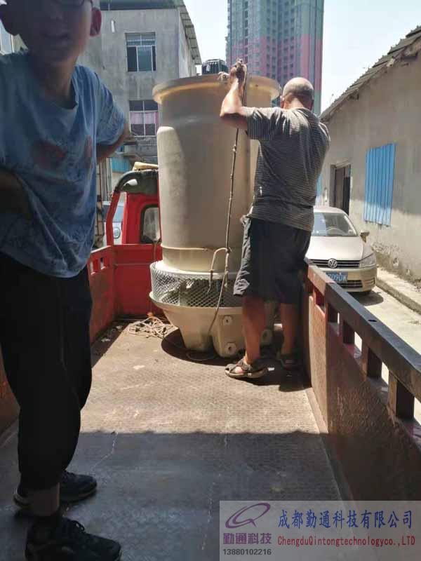 樂山10T圓形冷卻塔物流整塔發(fā)貨