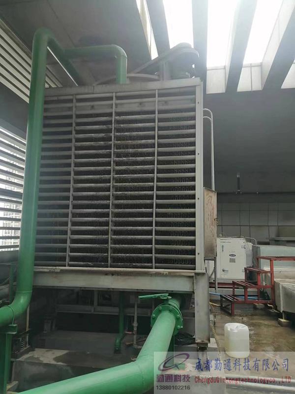 成都溫江酒店橫流塔填料更換現(xiàn)場(chǎng)