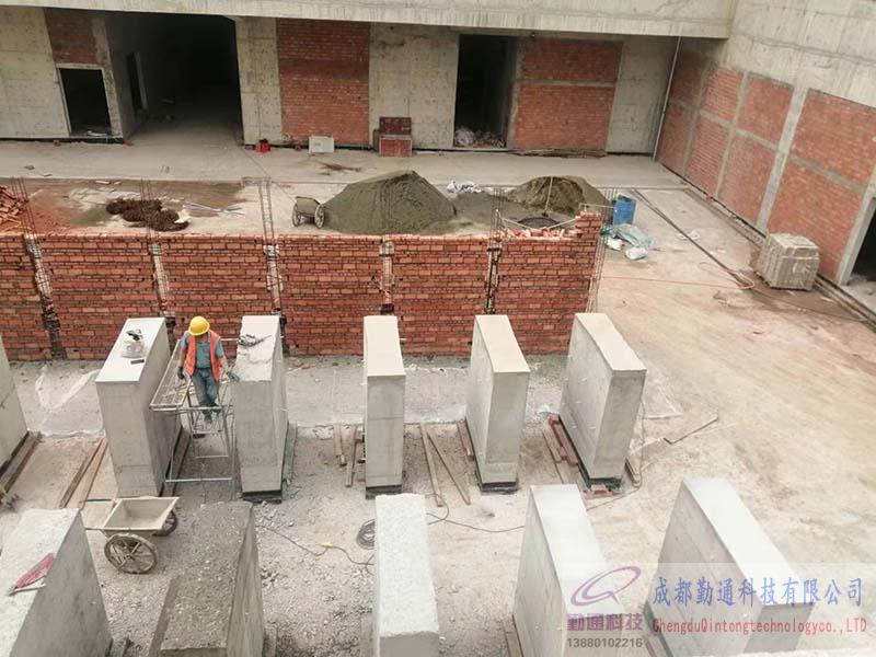 四川成都萬達(dá)醫(yī)院橫流塔基礎(chǔ)測驗現(xiàn)場