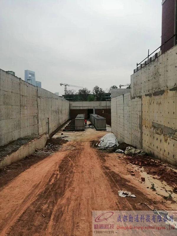 四川成都萬達(dá)醫(yī)院橫流塔基礎(chǔ)測驗現(xiàn)場