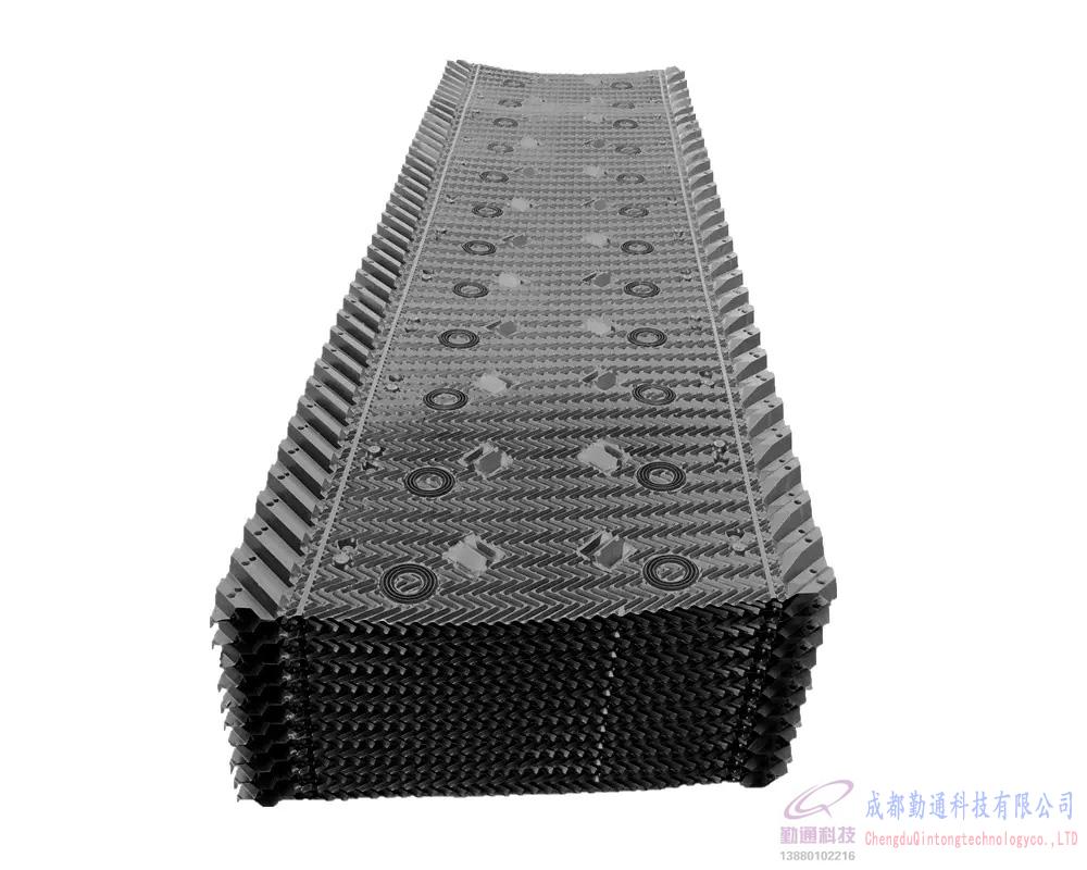 冷卻塔填料是促進水熱循環(huán)的主要因素，因此，要選擇優(yōu)質的冷卻塔填料。